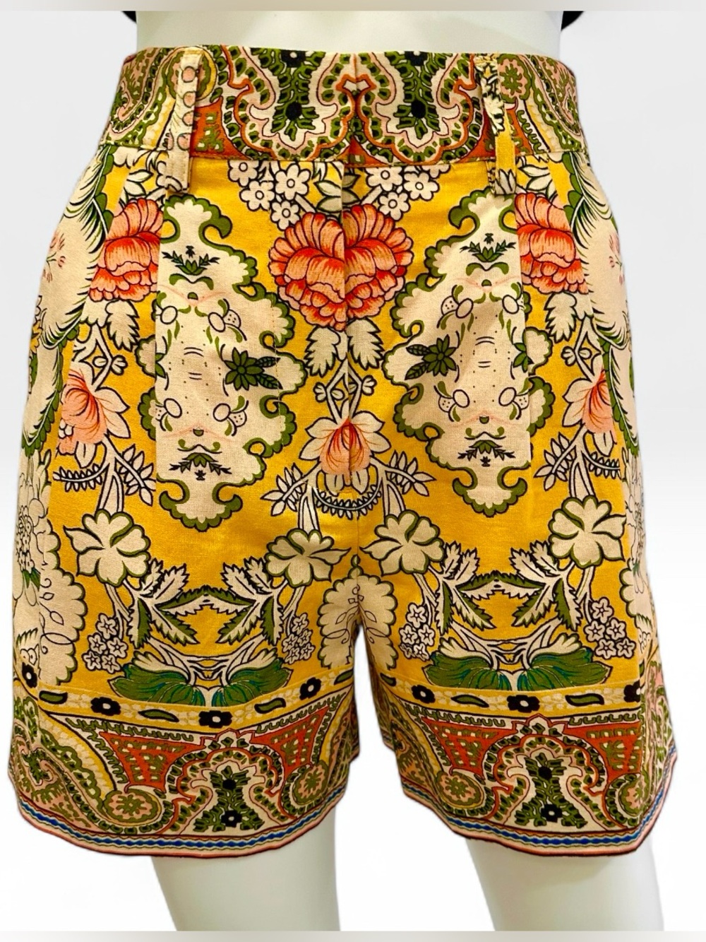 NWOT A Loves A Floral Paisley Yellow Women’s Shorts 0